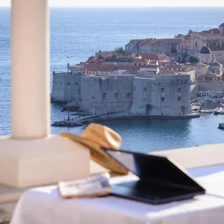 Adriatic View With Shared Balcony *