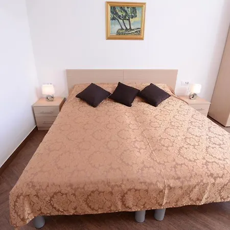 Adriatic View With Shared Balcony * Dubrovnik