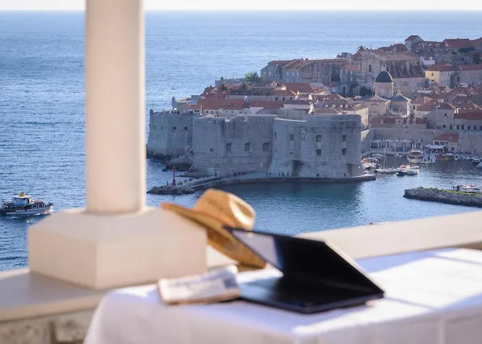 Adriatic View With Shared Balcony *