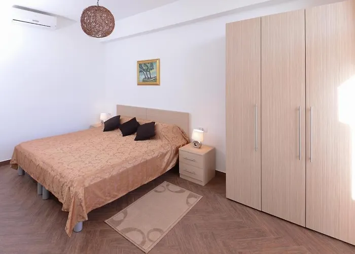 Adriatic View With Shared Balcony 杜布罗夫尼克