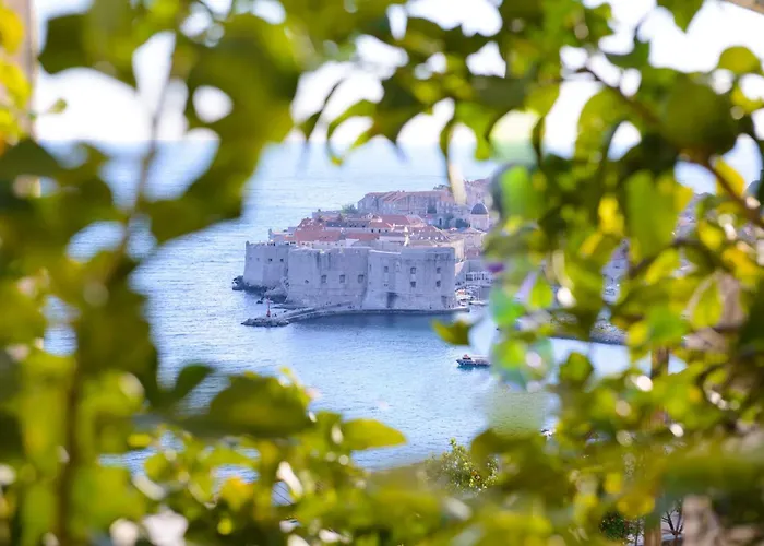 Adriatic View With Shared Balcony *