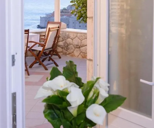 Adriatic View With Shared Balcony *